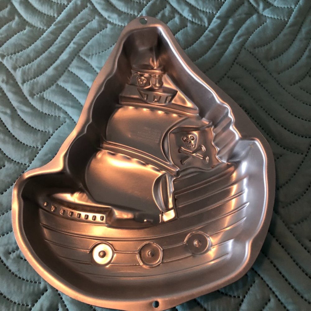 Wilton Pirate Ship Cake Pan